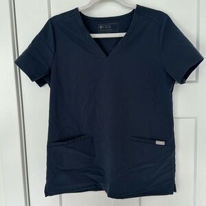 Figs dark gray scrub Casa top. Like new, size small.